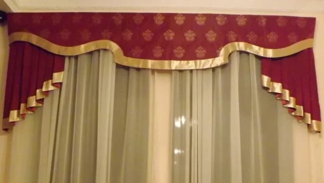жесткий ламбрекен с окантовкой