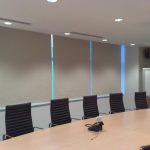 Плотные шторы в переговорной крупной компании